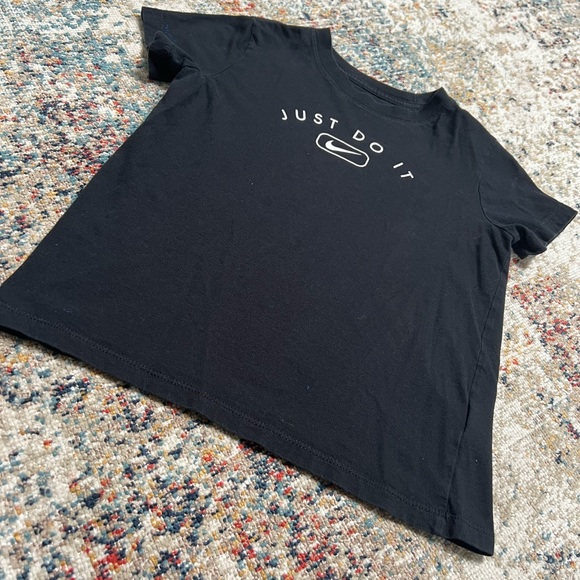 Girl Nike Tee - Picture 3 of 6